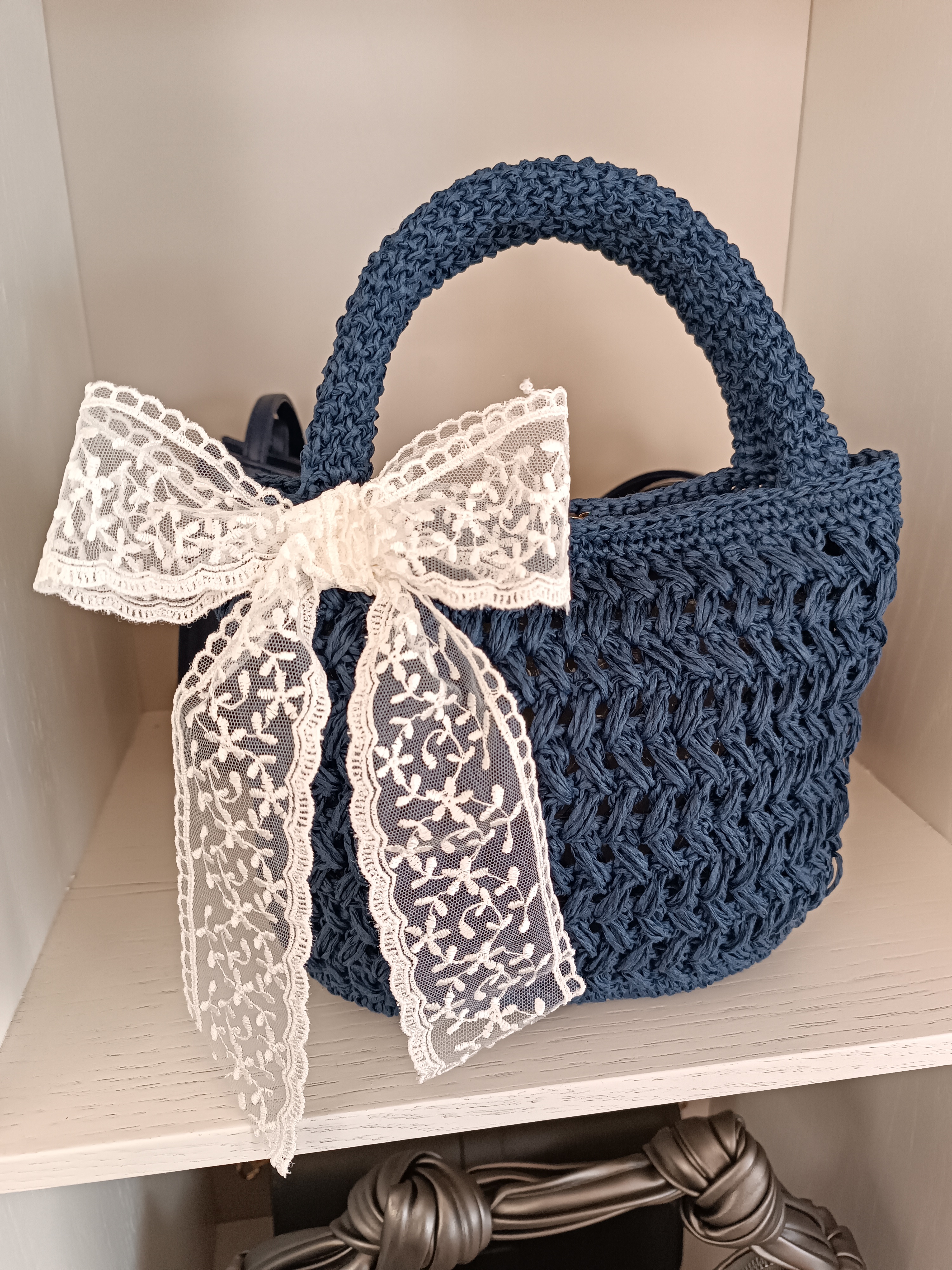 Dantel fiyonklu çanta